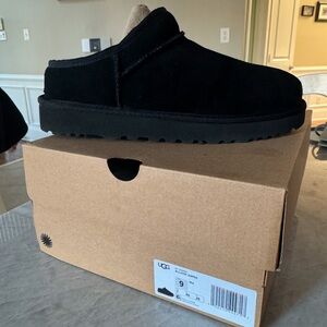 NWT Ugg Slipper